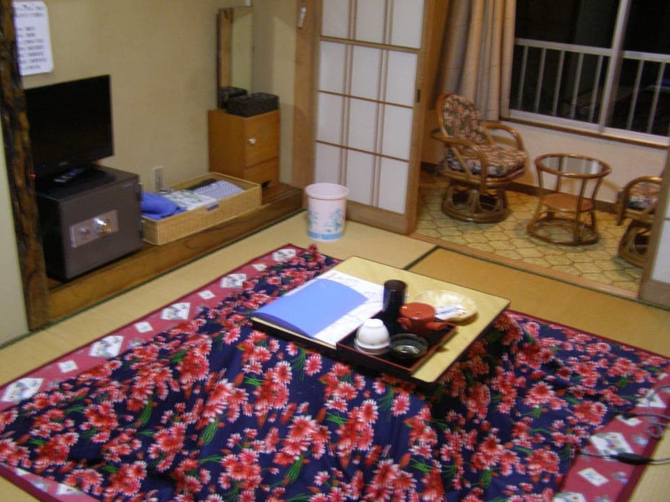 Photo of the whole room, Decorative detail, Guests