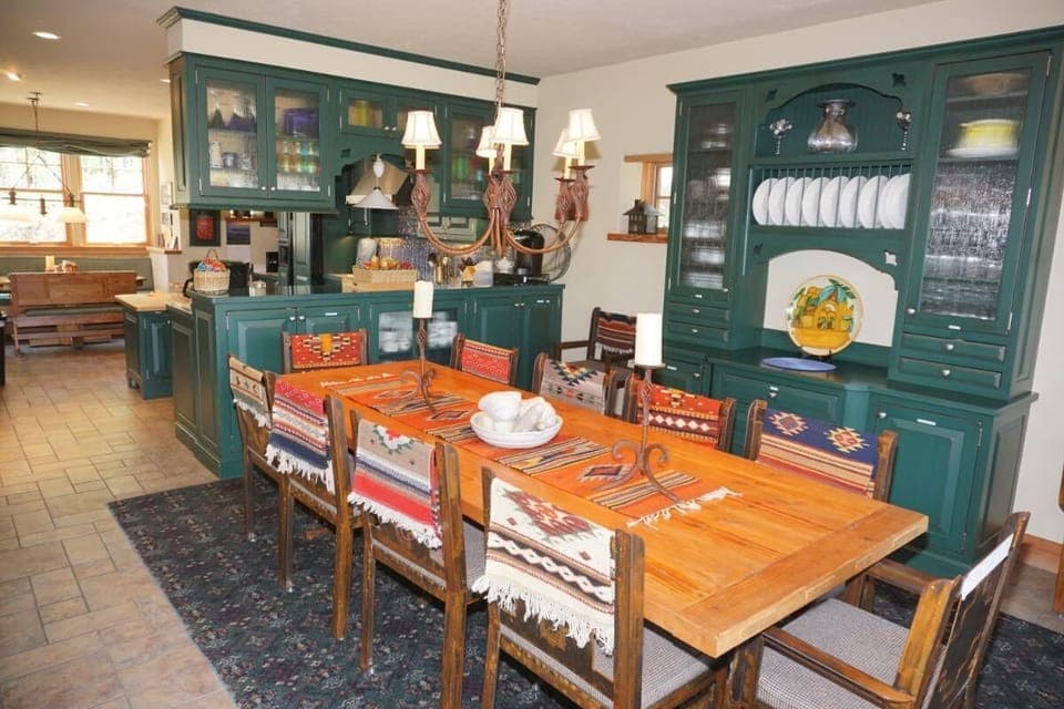Dining Area for 10