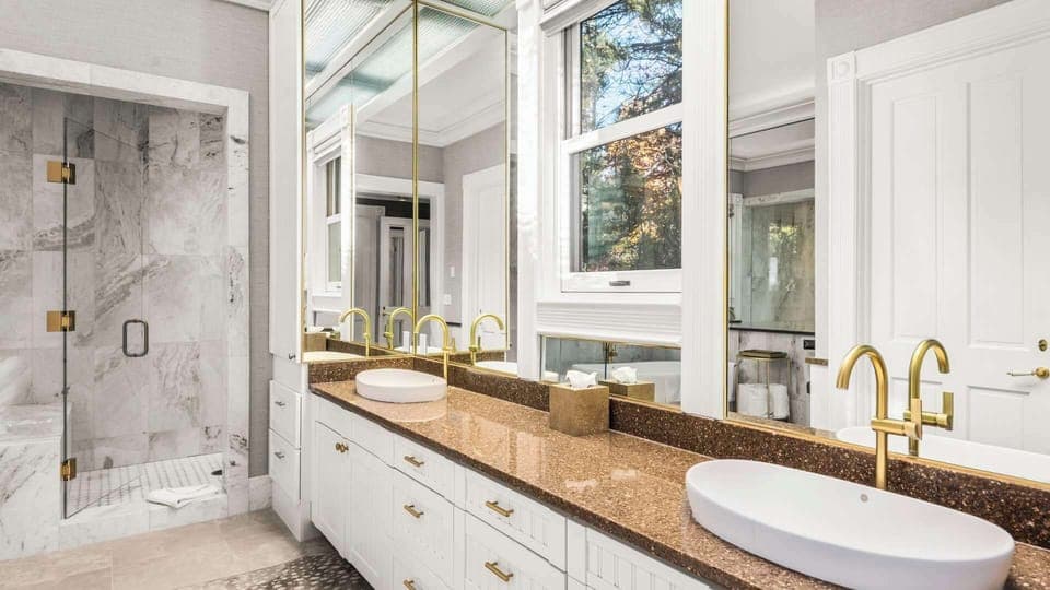 House, Balcony, Mountain View | Bathroom