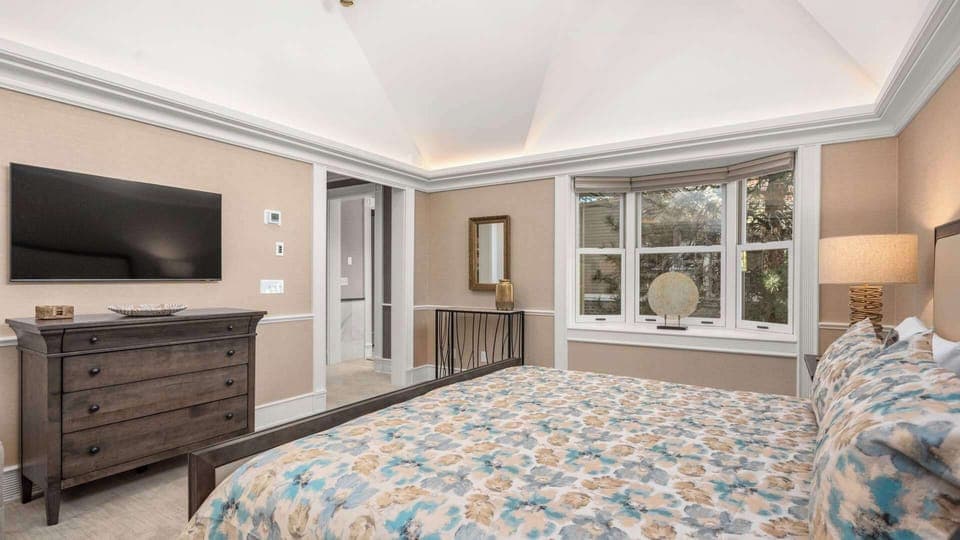 House, Balcony, Mountain View | Iron/ironing board, WiFi (free)