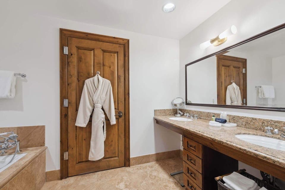 AspenMtnResidences-24C2-5139