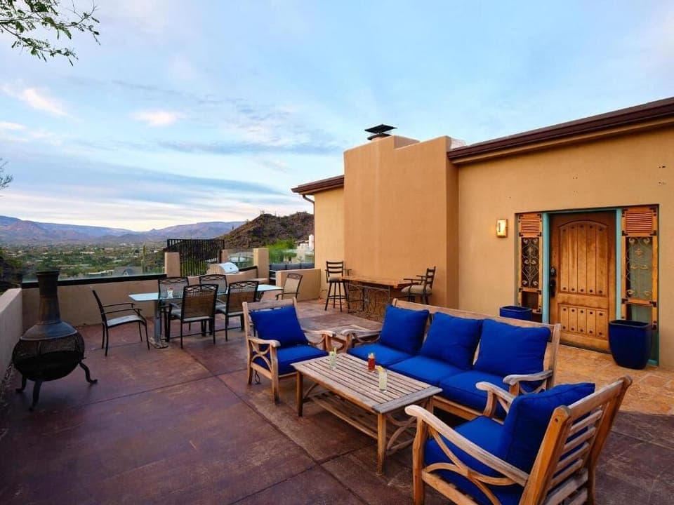 Inviting front patio ?  Yes, it certainly is !