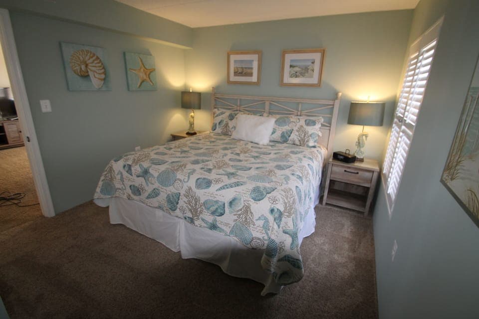 New King pillow top Mattress and furniture in 04/15
