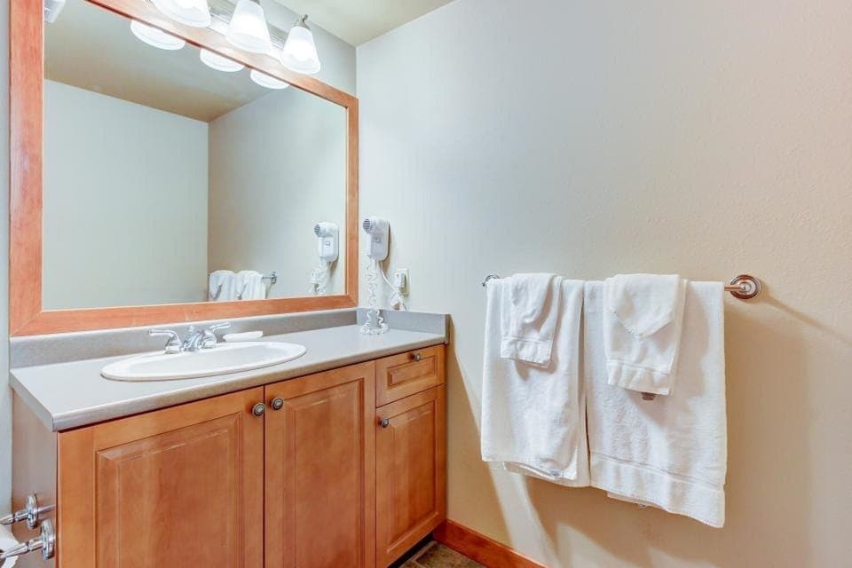 Main living bathroom
