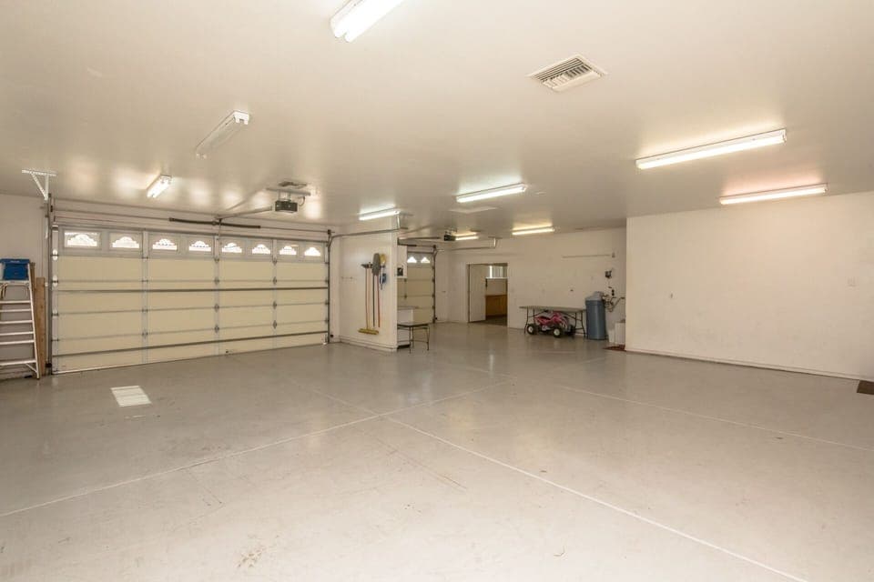 ONLY 1 STALL AVAILABLE FOR USE