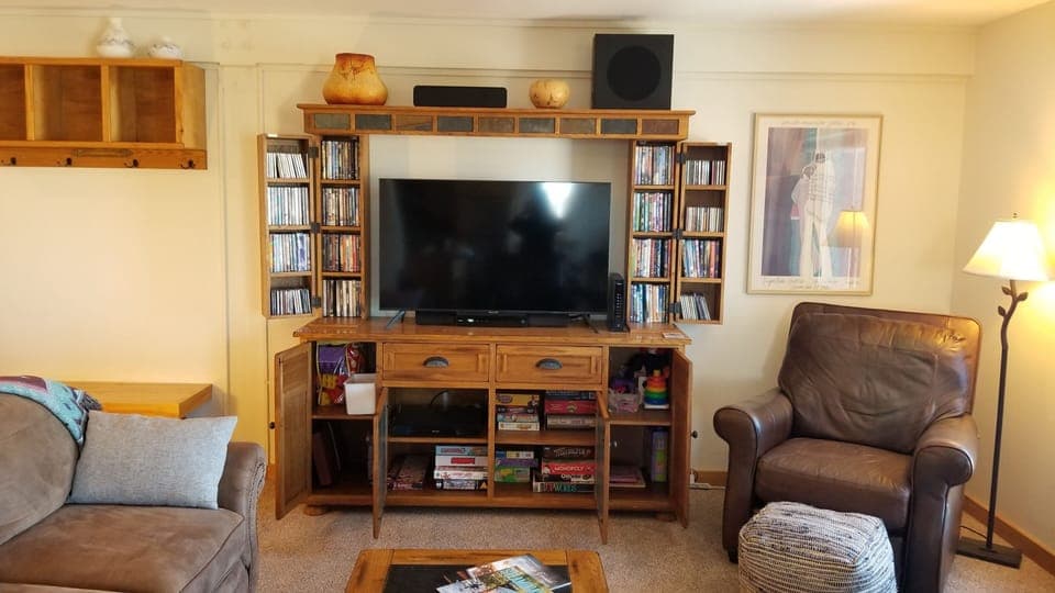 Lots of games and toys for kids and adults