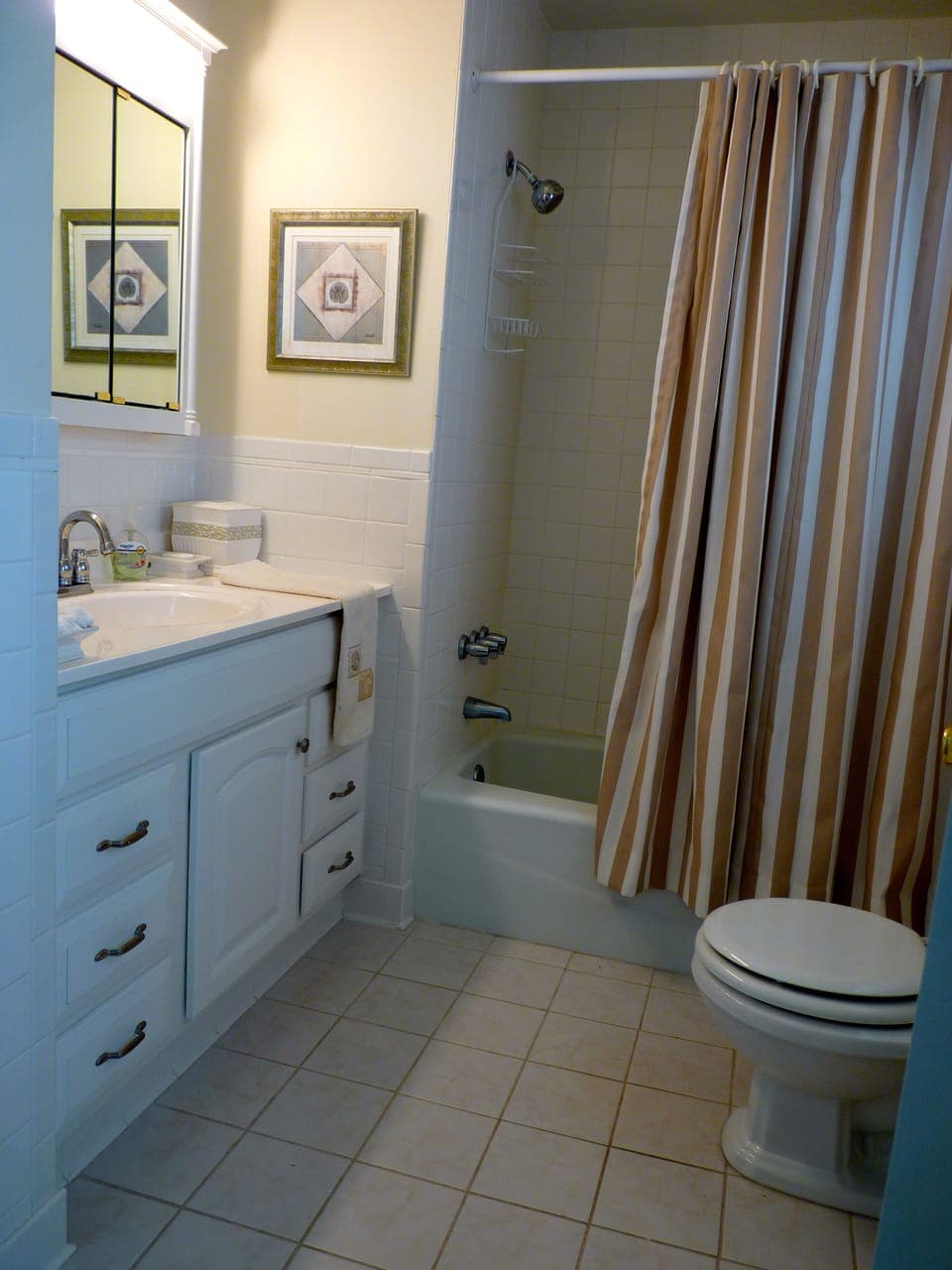 Spacious first floor bath