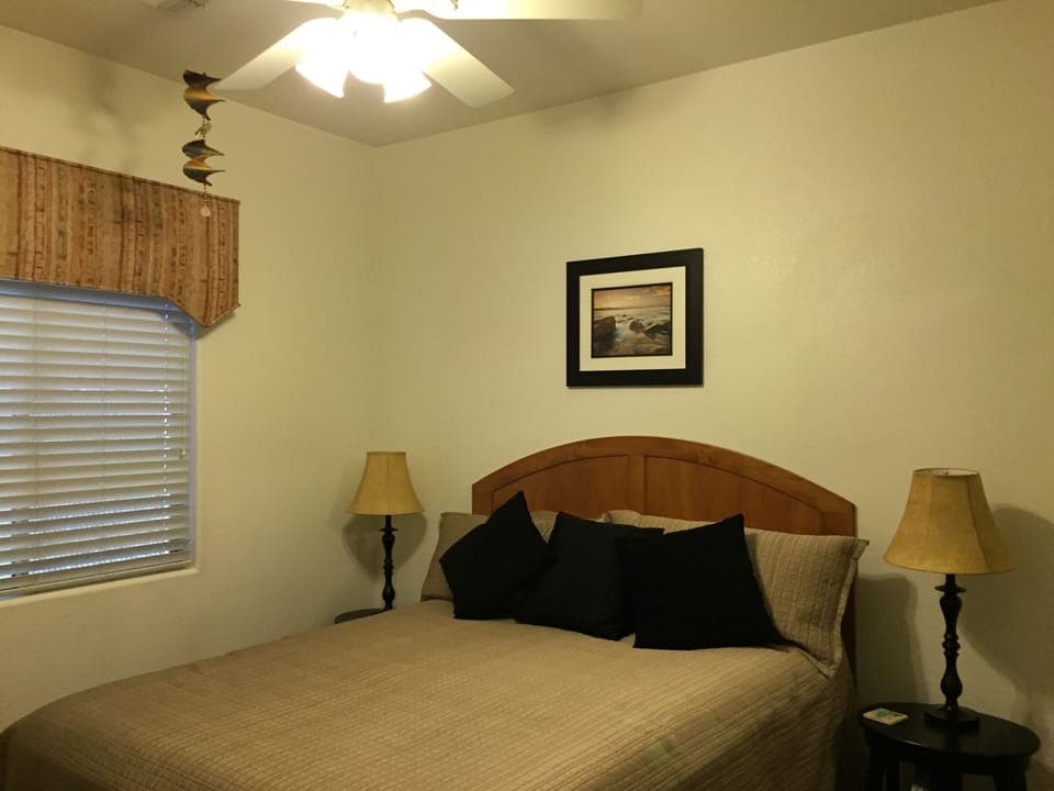 Guest Bedroom #2 Queen pillow top & TV
