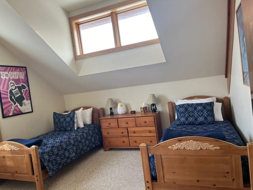 Loft bedroom with two twin beds