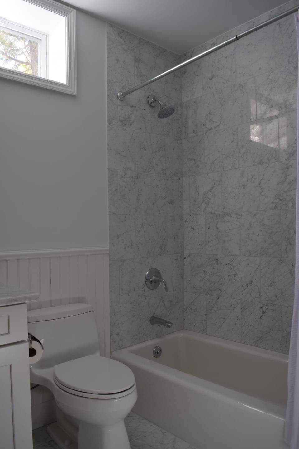 Bathroom 4; bath, shower, toilet. Adjacent to bedrooms 5 and 6