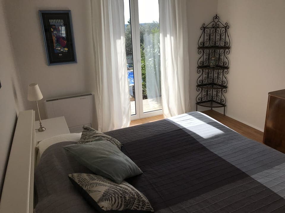 Garden Bedroom 1 Sea & garden views