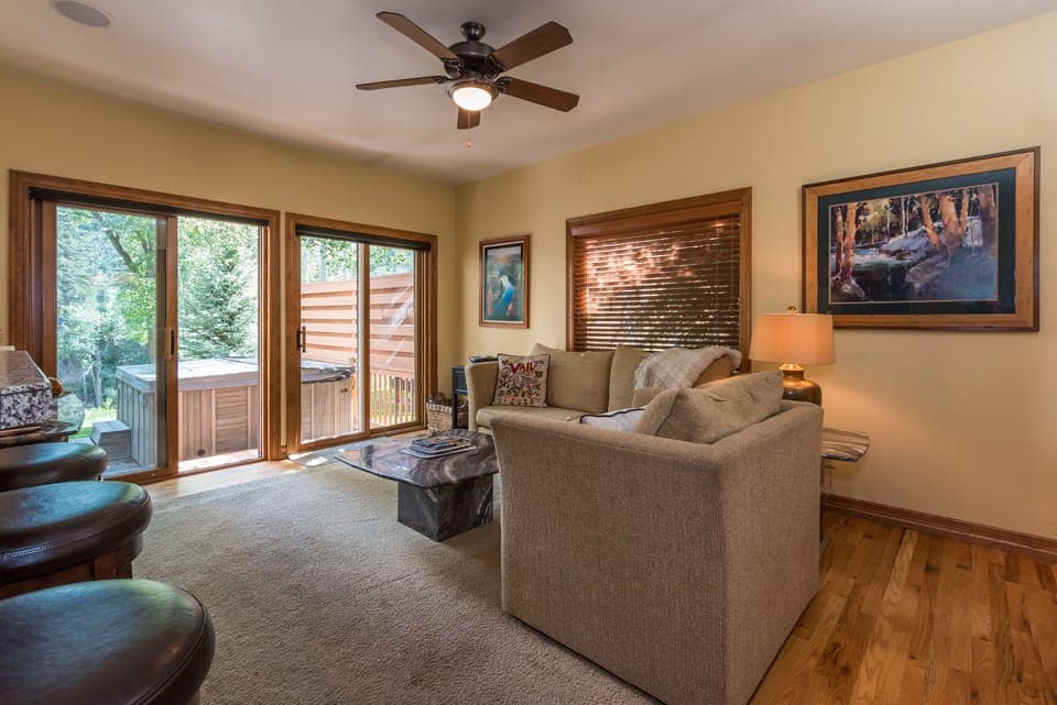 Sitting area overlooking the River & back deck.
