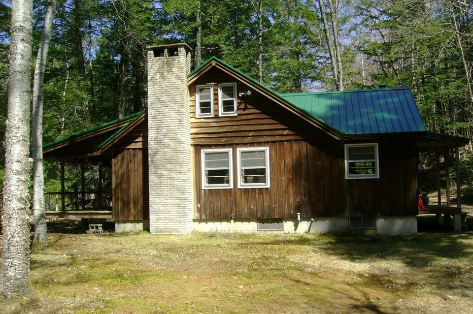 Feels like a cabin, but it is a full house!