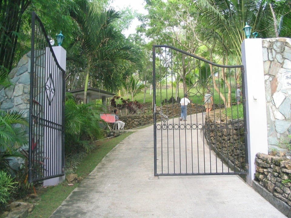 Main Gate to Sunrise House