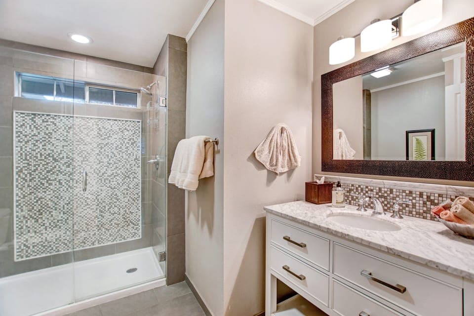 Ensuite Bathroom-Walk In Shower