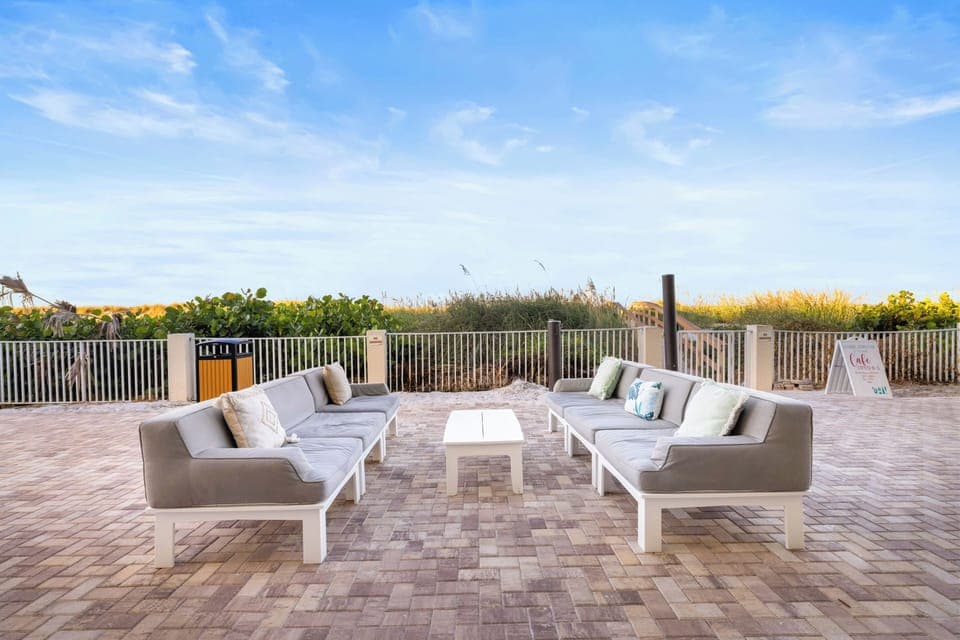 More places to relax on the patio