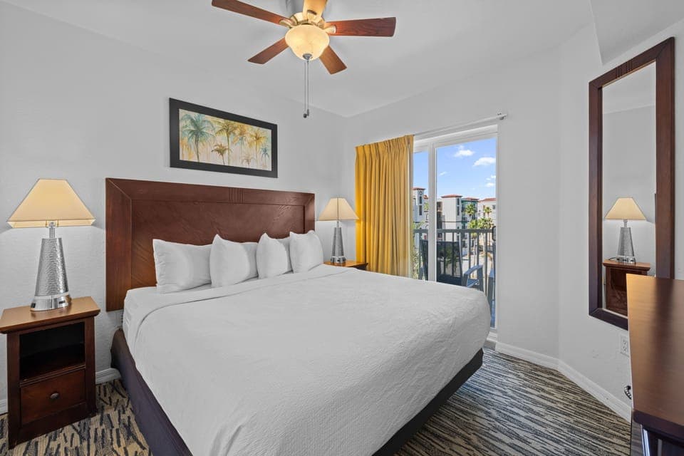MAIN BEDROOM