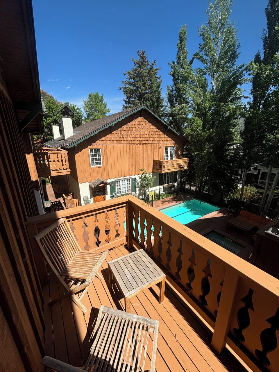 Upstairs second balcony overlooking pool and hot tub